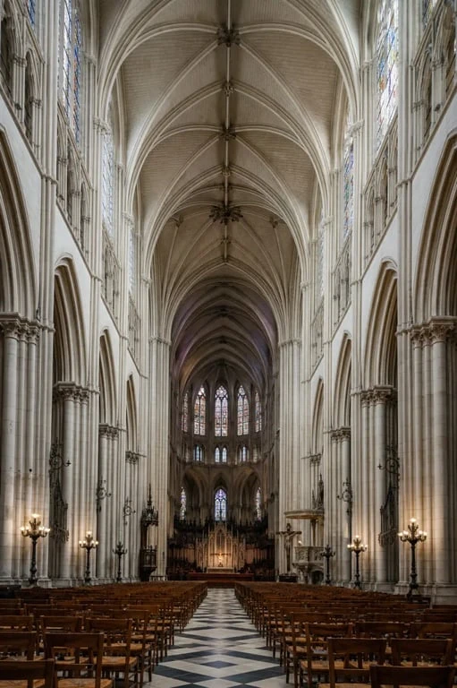 Orléans cathédrale Sainte-Croix intérieur de la nef gothique